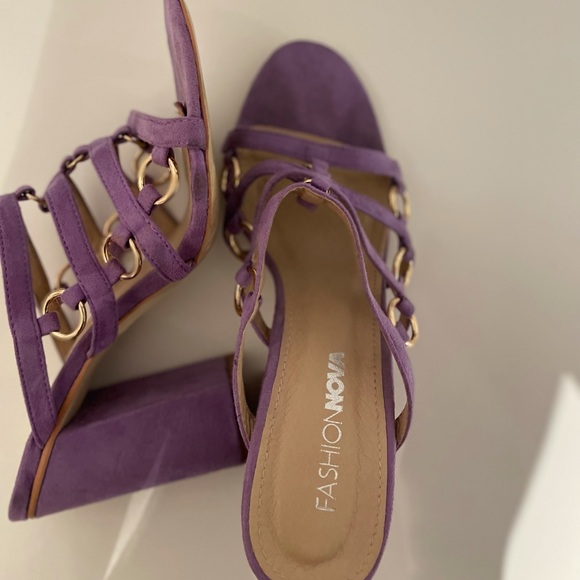 FashionNova all at once heeled sandals. US 8 - Picture 3 of 9